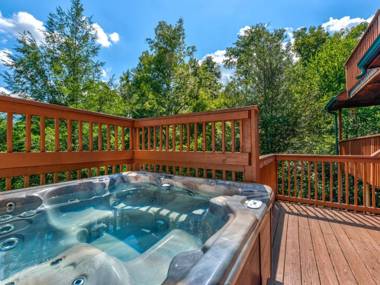 The Moose is Loose 4 Bedrooms Mountain View Hot Tub Sleeps 10