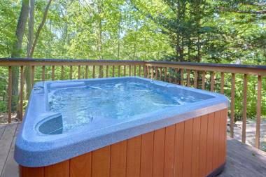 Mountain Hideaway 1 Bedroom Sleeps 2 Wood Fireplace WiFi Pool Table