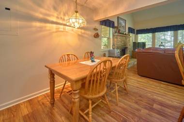 Mountain Hideaway 1 Bedroom Sleeps 2 Wood Fireplace WiFi Pool Table