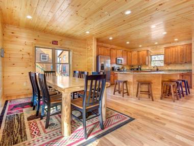 Gatlinburg Escape 5 Bedrooms Hot Tub Arcade Game Room Sleeps 16