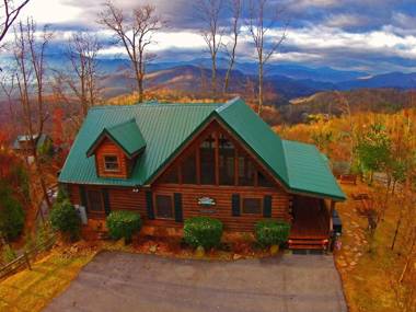 Gatlinburg Getaway 5 Bedrooms Sleeps 22 Views Hot Tub Game Room