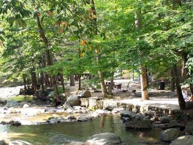 Carr's Northside Hotel and Cottages