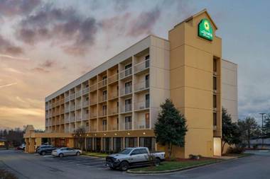 La Quinta Inn & Suites by Wyndham Kingsport TriCities Airport