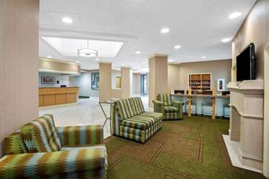 La Quinta Inn & Suites by Wyndham Kingsport TriCities Airport