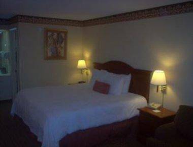 Econo Lodge Inn & Suites Manchester