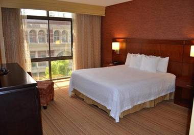 Courtyard Memphis Downtown