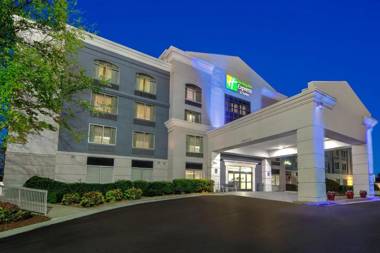 Holiday Inn Express Murfreesboro Central an IHG Hotel