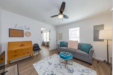 Southbound Stays - Little House