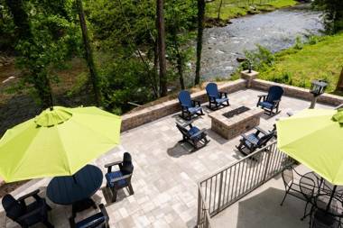 Twin Mountain Inn & Suites