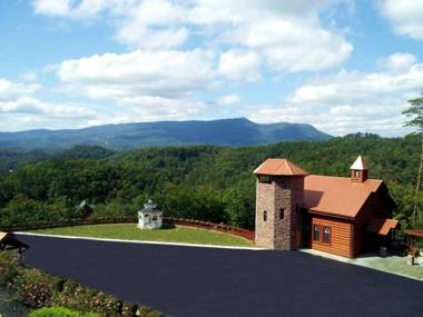 On Dolly Time 1 mile from Dollywood