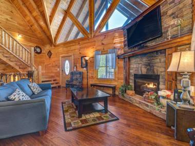 Moonlight Theater Lodge 3 Bedrooms Hot Tub Pool Sleeps 14