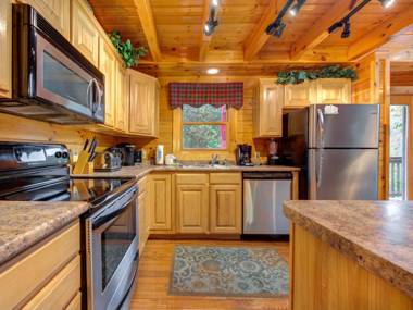 Mountain Flower 4 Bedrooms Hot Tub Pool Sleeps 12