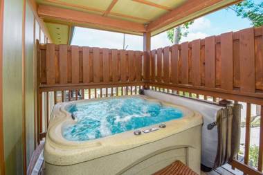 SmokyStays 10 Bedroom Cabin