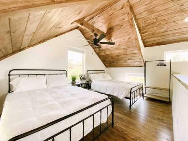 Cozy Smoky Mountain Tiny House