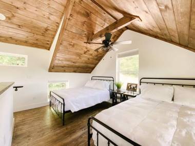 Modern Smoky Mountain Tiny House