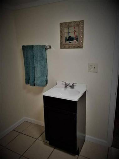 Cheap East Knoxville Basement Studio