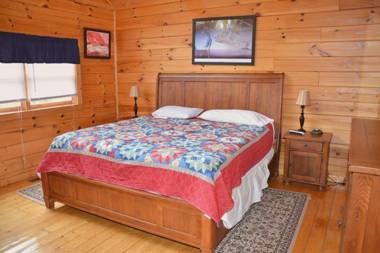 Wild Mountain Honey 3 Bedroom/3 Bath Home with Home Theater