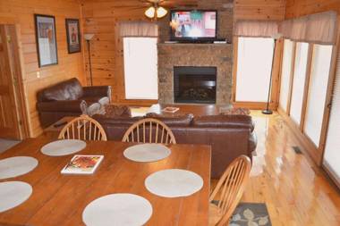 Wild Mountain Honey 3 Bedroom/3 Bath Home with Home Theater