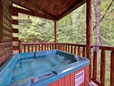 Makin Memories 2 Bedrooms Sleeps 6 Arcade Pool Table Jetted Tub