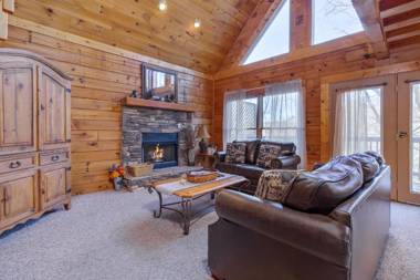 Wildwood Cove 2 Bedrooms Fireplace WiFi Jetted Tub Hot Tub Sleeps 6