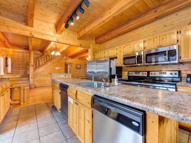 Moonlight Lodge 8 Bedrooms Hot Tub Wi-Fi Pool Sleeps 40