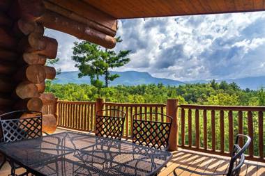 Big Bear Ridge Lodge - Breathtaking mountain views and private forest scenes in amazing large log cabin