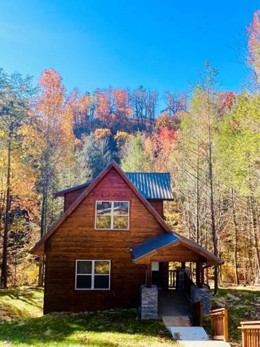 Twisted Pines 4 Bedrooms Pool Hot Tub Game Room Sleeps 16