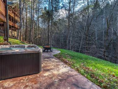 Twisted Pines 4 Bedrooms Pool Hot Tub Game Room Sleeps 16