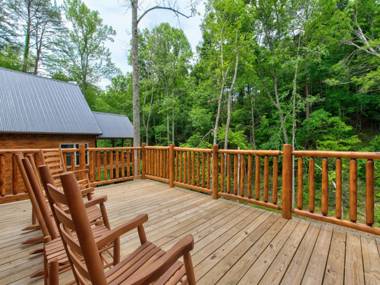 Majestic Rendezvous 5 BRs New Build Hot Tub Pool Access Sleeps 16