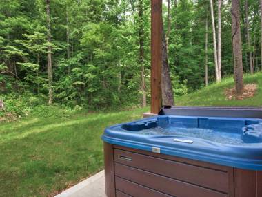 Majestic Rendezvous 5 BRs New Build Hot Tub Pool Access Sleeps 16