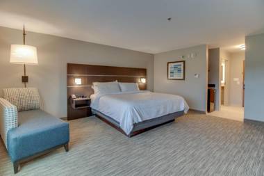 Holiday Inn Express & Suites - Union City an IHG Hotel