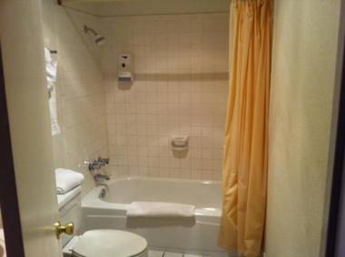 Econo Lodge Inn & Suites