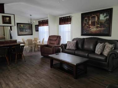 The Villa - Amazingly Comfortable King Beds