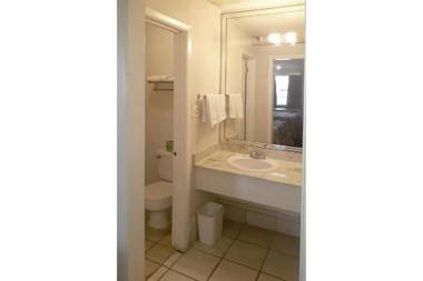 Rest Inn - Extended Stay I-40 Airport Wedding & Event Center