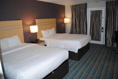 Fifth Season Inn & Suites