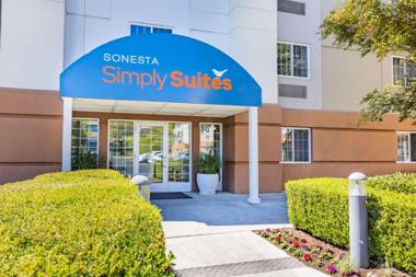 Sonesta Simply Suites Arlington