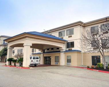 Quality Inn & Suites Airport