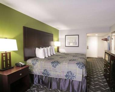 Rodeway Inn and Suites Austin