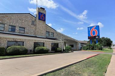 Motel 6 Austin TX - Central Downtown UT