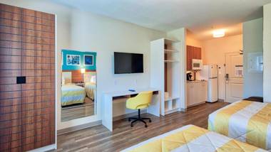 Uptown Suites Extended Stay Austin TX- Round Rock