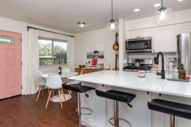 Newning 1BR Condo with pool