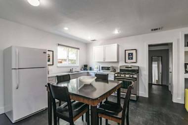 East Elizabeth St 2 Bedroom Home