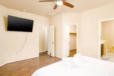 4BR 2.5BA Pet friendly Close to Tesla giga factory