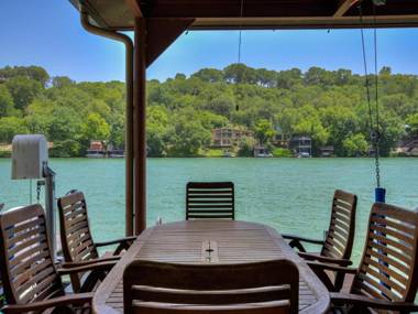 THE ABOVE CASA TRANQUILITY on Lake Austin
