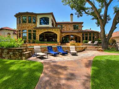 THE ABOVE CASA TRANQUILITY on Lake Austin