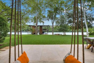 THE ABOVE LAKESIDE ESTATE on Lake Austin