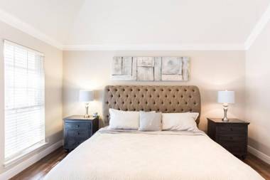 Lavish Indoor-Outdoor Living in a Amazing Retreat.