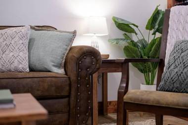 Little Dutch Cabin #2 -12 Min to Magnolia-Baylor