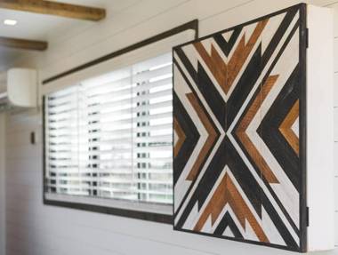 Cute Tiny Container House 12 min to Magnolia Silos