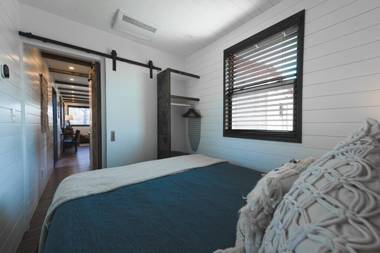 Tiny CargoHome 12 min to Magnolia Silos and Baylor